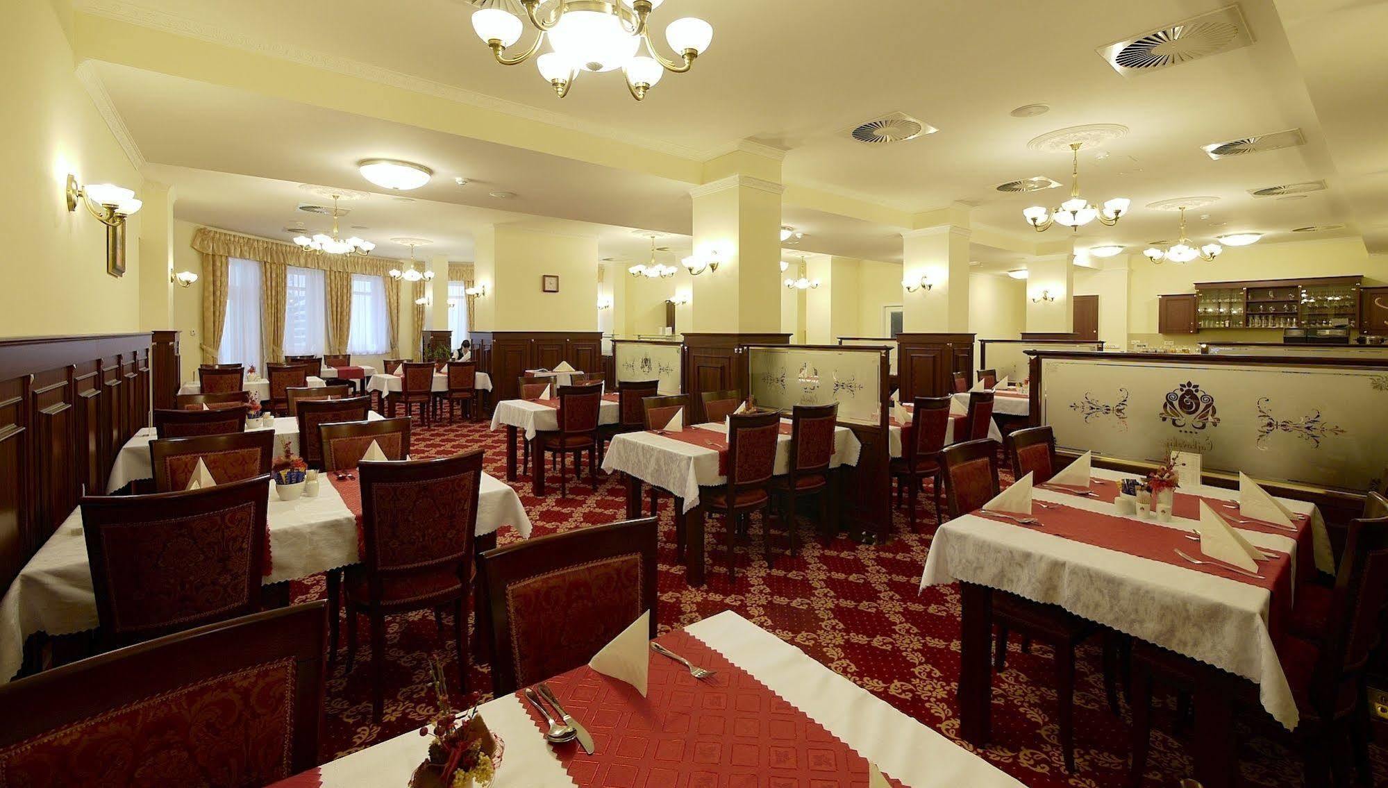 Spa Hotel Cajkovskij Karlovy Vary Bagian luar foto