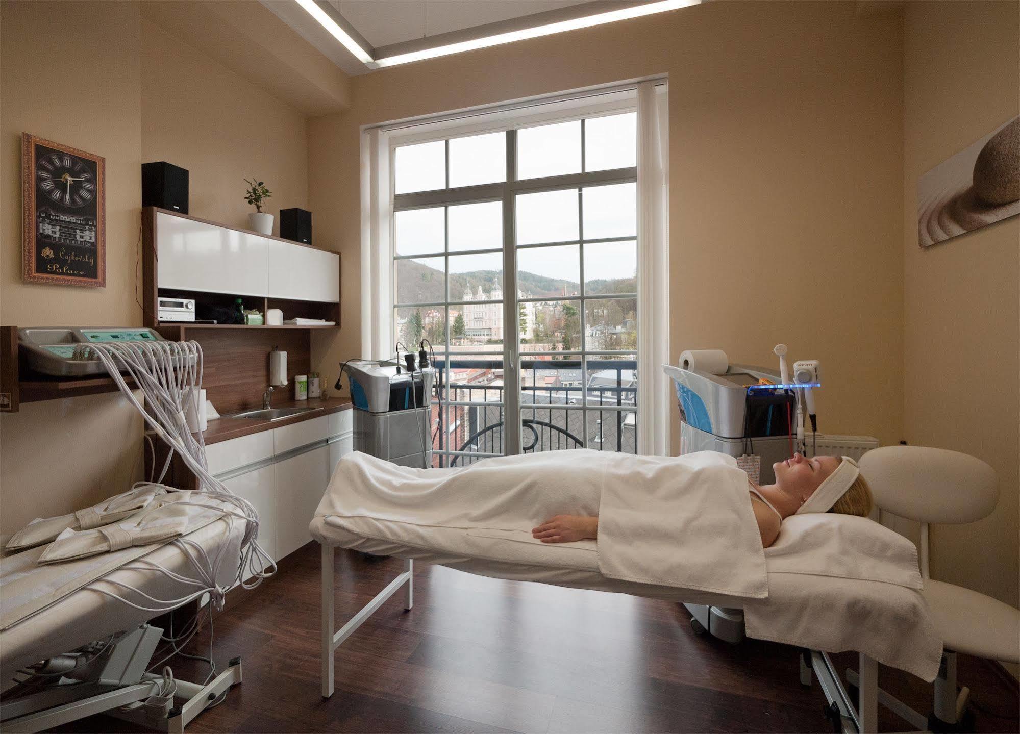 Spa Hotel Cajkovskij Karlovy Vary Bagian luar foto