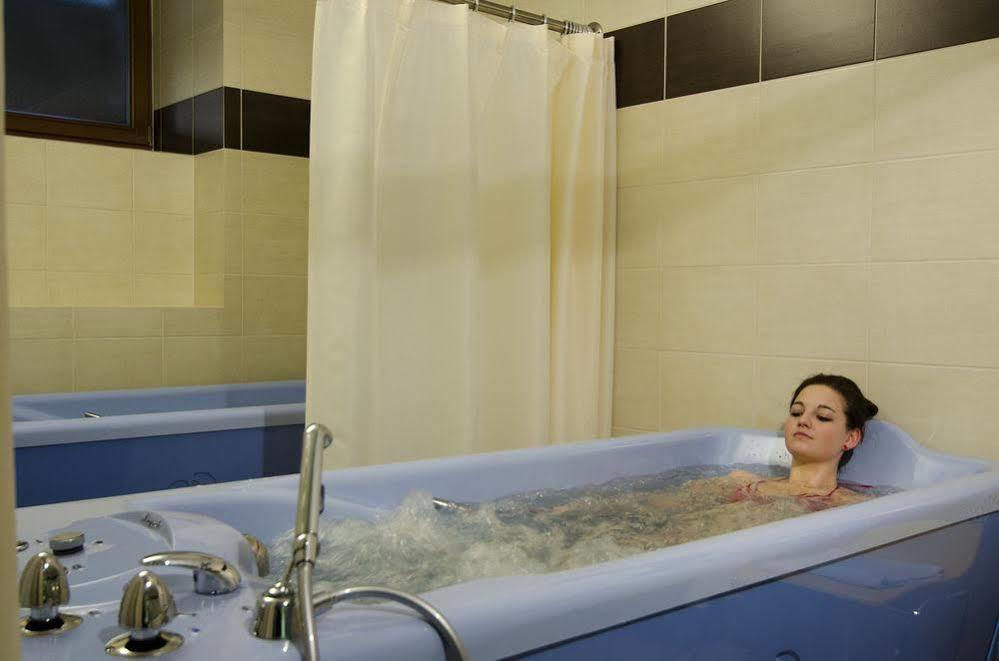 Spa Hotel Cajkovskij Karlovy Vary Bagian luar foto
