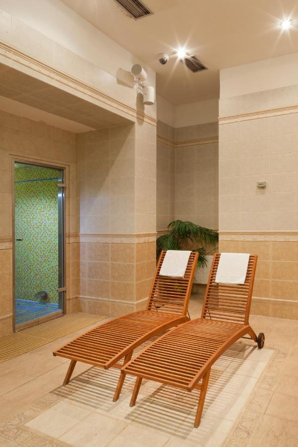 Spa Hotel Cajkovskij Karlovy Vary Bagian luar foto