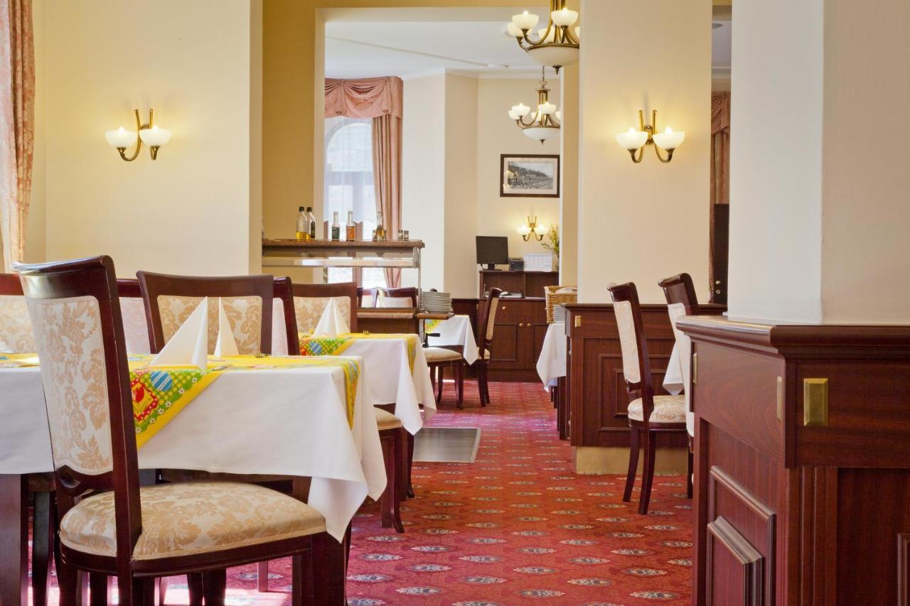 Spa Hotel Cajkovskij Karlovy Vary Bagian luar foto