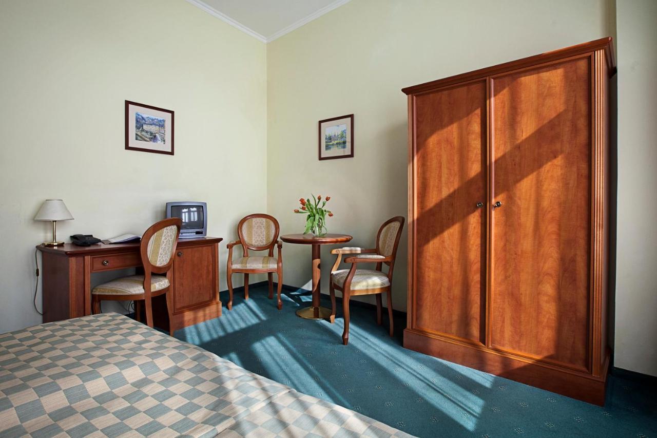 Spa Hotel Cajkovskij Karlovy Vary Bagian luar foto