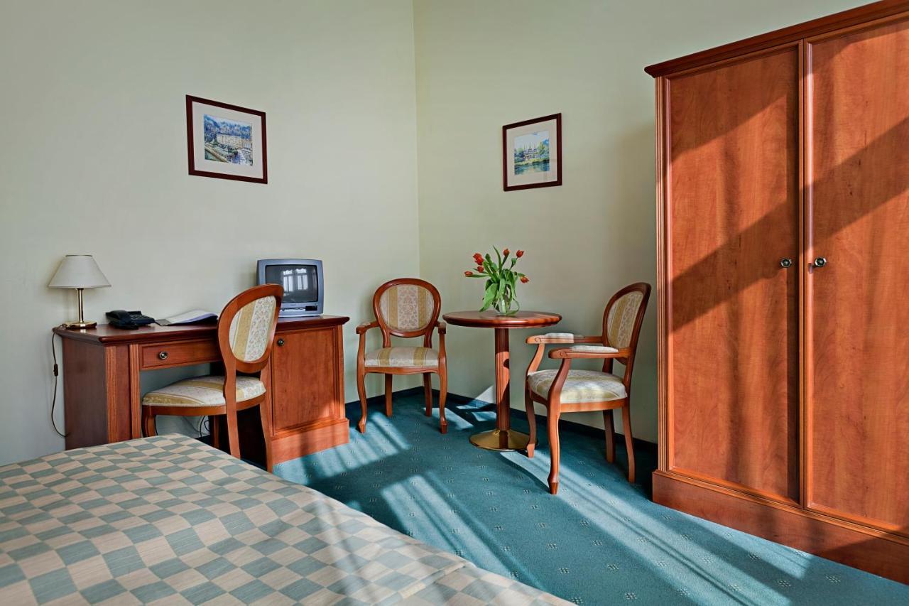 Spa Hotel Cajkovskij Karlovy Vary Bagian luar foto