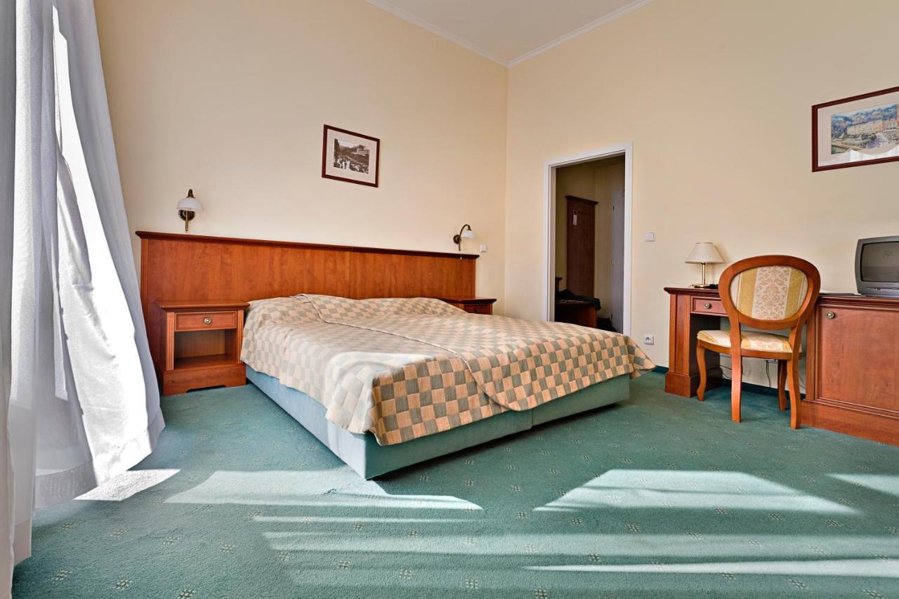 Spa Hotel Cajkovskij Karlovy Vary Bagian luar foto